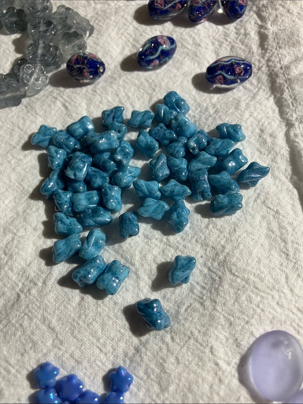 Assorted Blue Glass and Resin Bead Lot - Picture 6 of 12